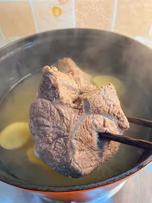 極簡清燉牛腱子