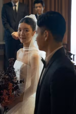 劉冠廷遭夾殺!離婚爸媽搶主持婚禮 《雙囍》被迫「一天偷辦2場」超展開