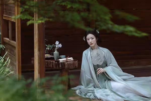 舒華「古裝造型照」激美!江西初體驗漢服:終於圓夢了 韓網贊爆