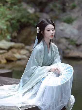 舒華「古裝造型照」激美!江西初體驗漢服:終於圓夢了 韓網贊爆