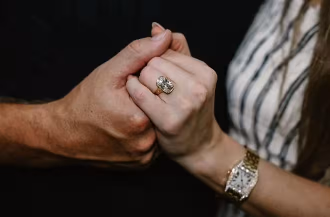 泰勒訂婚,威廉凱特親自下場送祝福,婚禮要請皇室嘉賓?