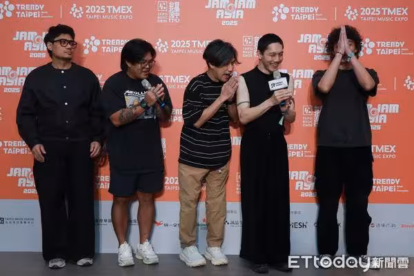 直擊/《絕廟騙局》道爾法師來了!POTATO首訪台 被求賜福笑到下跪:很訝異