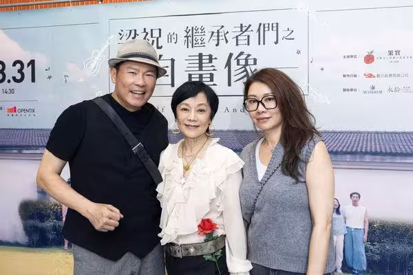 77歲張小燕近況曝光! 「開心露齒笑」挺張艾嘉:看到年輕人語言