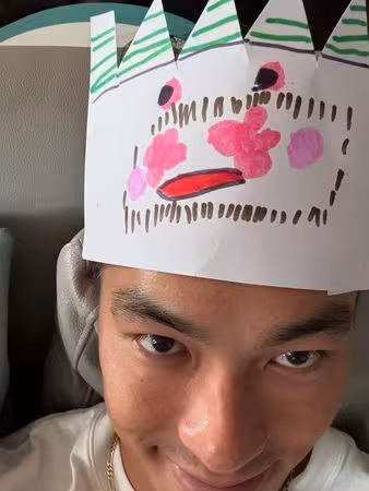 楊佑寧43歲生日病房陪病父！愛妻懷三胎髮文：我們家遇到好多挑戰