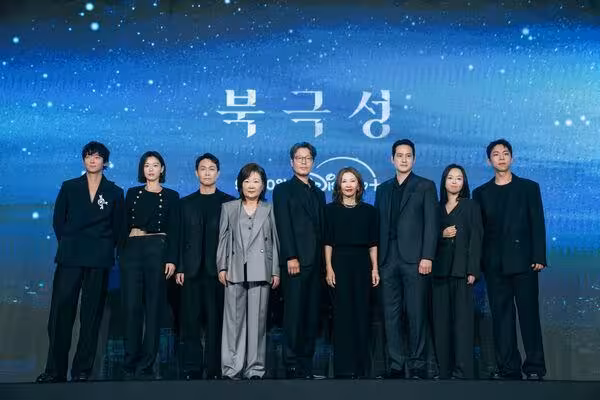 女神也追星！全智賢剪成俐落短髮　記者會突告白男神：我是粉絲