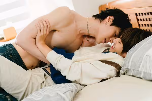 專訪/BL劇CP私下叫寶貝!成晞裸上身「被王君豪狂盯」羞認:硬了