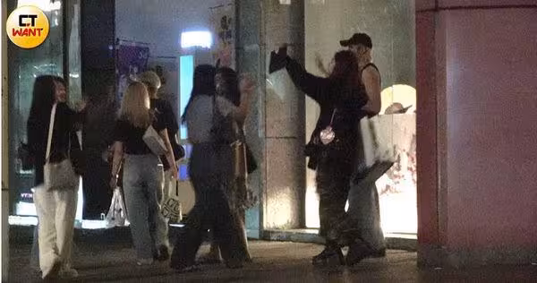 吳宗憲「第四個女兒」爆新戀情！　妙莎牽羅志祥愛徒深夜同回愛巢