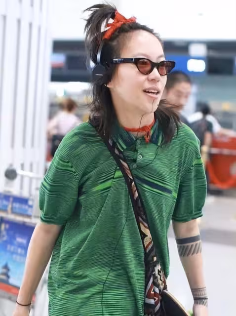 當謝振軒考上劍橋竇靖童卻被曝要摘子宮，王菲的反應絕了