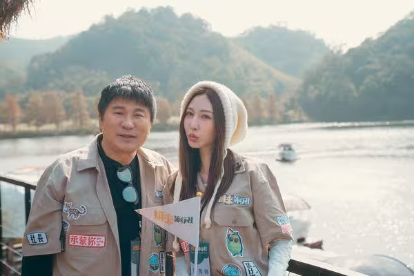 曾莞婷現身!胡瓜精神都來了「親幫夾菜」 小禎傻眼:在旁邊都快冷死