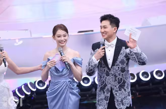 TVB港姐小花爆紅後被質疑整容！大曬18歲素顏照反擊！透露與緋聞男友近況