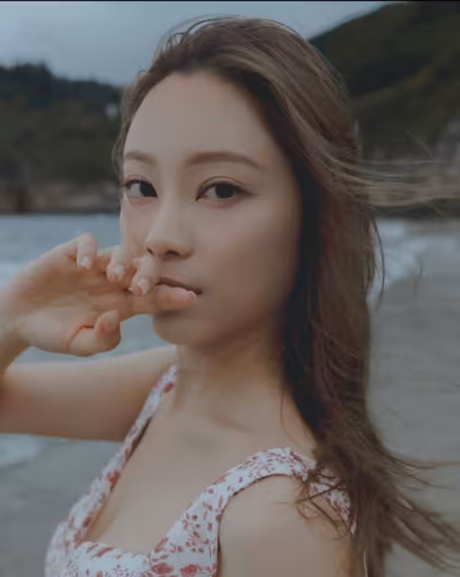 TVB港姐小花爆紅後被質疑整容！大曬18歲素顏照反擊！透露與緋聞男友近況
