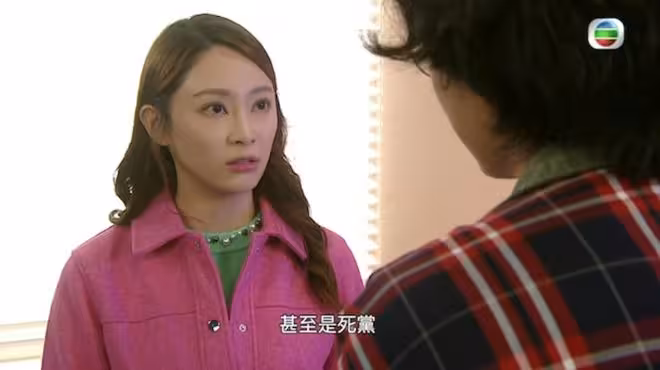 TVB港姐小花爆紅後被質疑整容!大曬18歲素顏照反擊!透露與緋聞男友近況