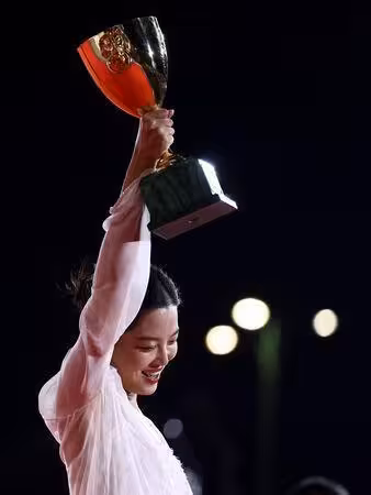 快訊／《如懿傳》嘉貴妃奪威尼斯影后！　辛芷蕾哽咽：大膽去做，萬一實現了呢？
