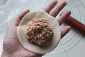 不用揉面的酥掉渣榨菜鮮肉月餅