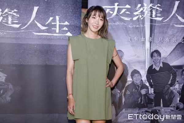 才宣布離婚半個月…大牙認了「擲筊求紅線」 廟裡許願過程曝光!