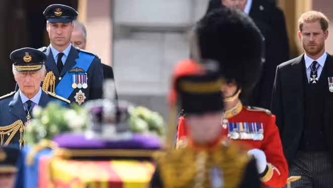 哈里王子歸英祭奠女王，能否與查爾斯王和解？