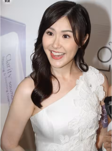 TVB花旦穿白色禮服太養眼!自爆演綠茶婊被家人無視!不擔心上街被指責