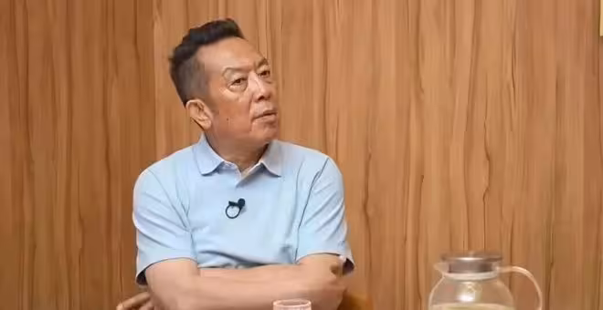 羅永浩被徹底激怒，向賈國龍正式開戰，賈老闆的智商不會是負的吧