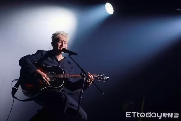 神曲〈在加納共和國離婚〉破8億點擊！　菲道爾終於鬆口驚人版稅