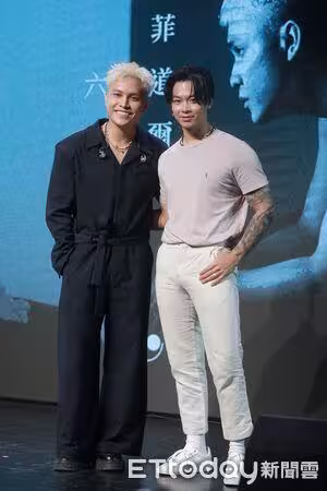 神曲〈在加納共和國離婚〉破8億點擊！　菲道爾終於鬆口驚人版稅