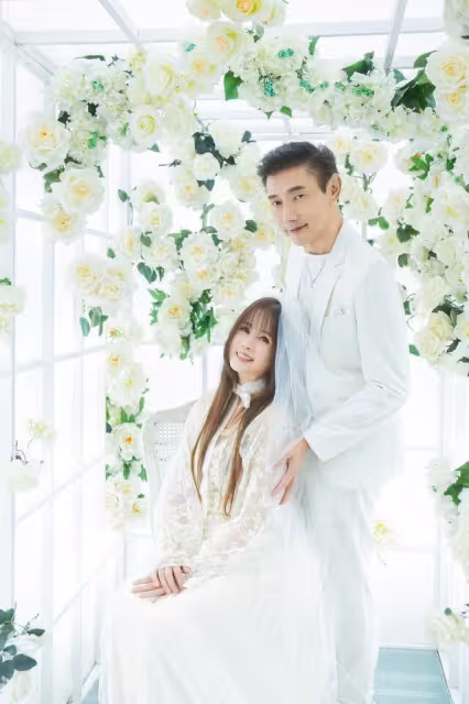 包偉銘、嫩妻劉依純結婚10年啦！　「超萌愛兒」不藏了終於露面