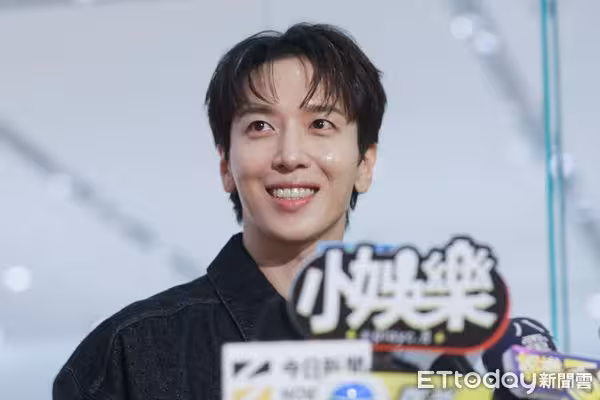 直擊/鄭容和現台北101被「麥克風海包圍」 倒退一步秀中文:笑死