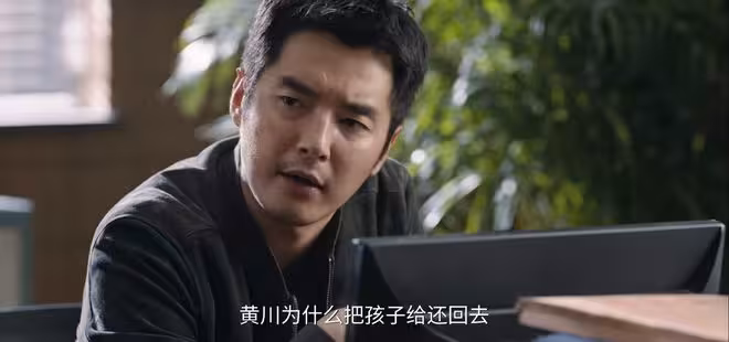 《利劍玫瑰》青皮被抓,幕後大佬現身,這才是肖局打壓常銳的真相