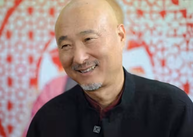 人民日報銳評陳佩斯《戲台》,言辭犀利,句句說到中年觀眾心坎上
