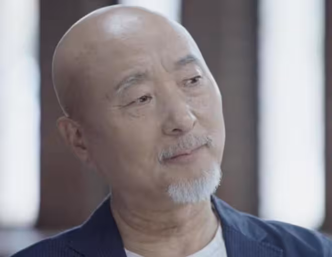 人民日報銳評陳佩斯《戲台》,言辭犀利,句句說到中年觀眾心坎上