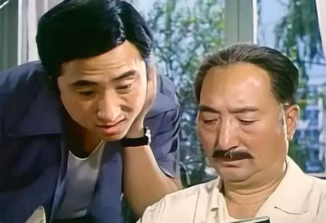 人民日報銳評陳佩斯《戲台》,言辭犀利,句句說到中年觀眾心坎上