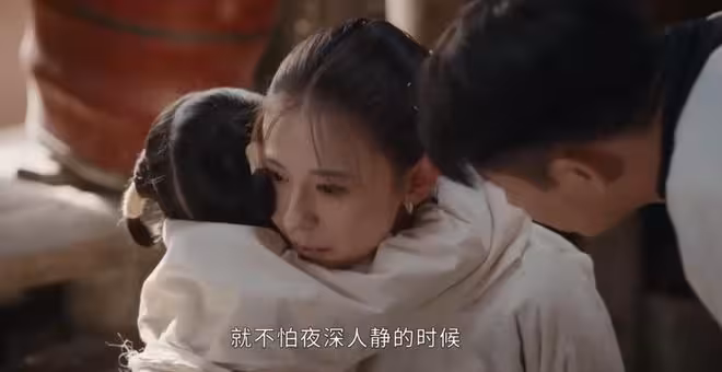 從《灼灼韶華》被罵,到為於朦朧愛犬兜底,李勤勤憑啥讓人路轉粉
