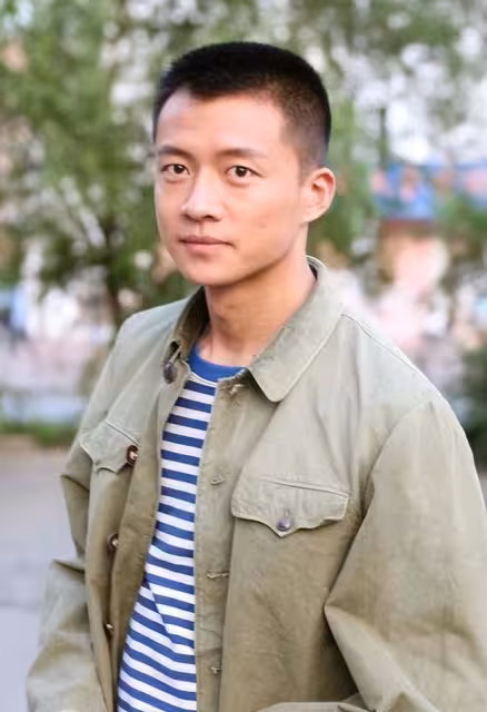 跟趙麗穎演夫妻出圈,靠《獵罪圖鑑2》哭戲又封神,唐曾做對什麼