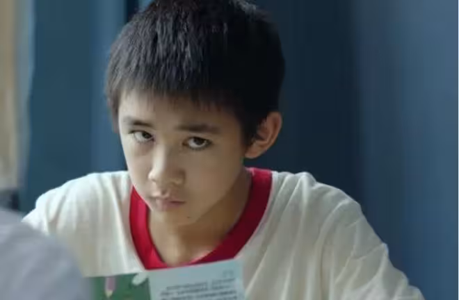 恭喜14歲王聖迪!憑暑期檔《默殺》,刷新內娛「詭笑魔童」排行榜