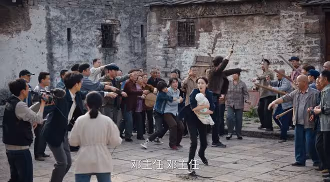 《利劍·玫瑰》直到常銳被停職,才明白孫律師為何不提前告訴鄧妍