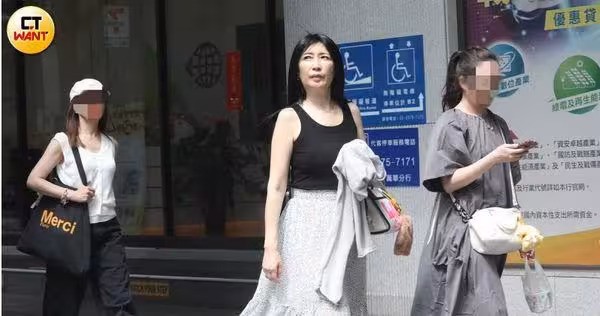 黃嘉千離婚1年被猜「交新男友」!王偉忠:可以講了 0偽裝被拍現身萬華