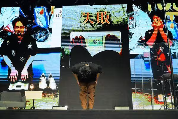 被樂團主唱辛辣開撩! 男神王品澔神回1句...掀全場暴動