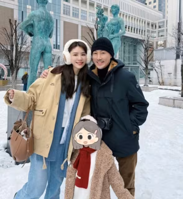 TVB前男星給內地太太慶35歲生日！性感穿搭被指穿舊衣！網友再吐槽：不至於買不起新衣服呀
