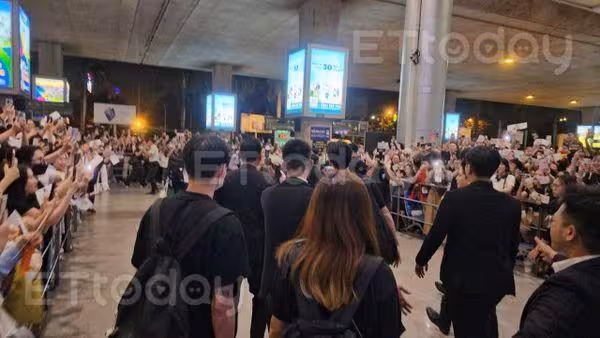 獨家直擊/迎接許光漢!凌晨1點千名越南粉擠爆機場 連空姐都追星:27年來盛況