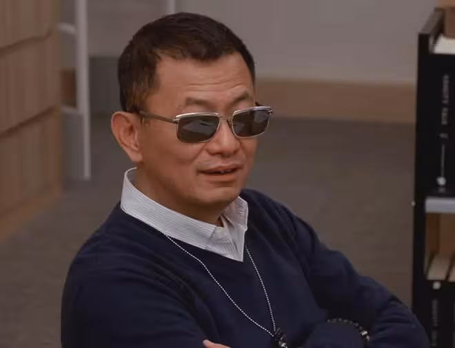 演都不演了?王家衛風波發酵,錄音只是冰山一角,靳東陳道明遭殃