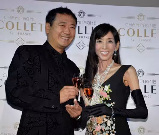 明星妻癌逝10年留遺言「想葬在一起不要再婚」　名廚夫忌日曬玫瑰發文