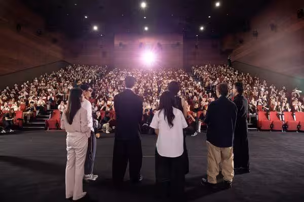 現場直擊／女粉穿白紗喊老公！許光漢越南5場見面會秒殺　偷學袁澧林：想做美甲