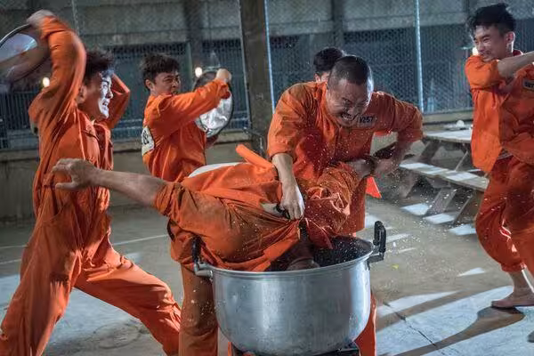 鄭中基拍戲意外骨裂!痔瘡「爆掉」褲子全血急返香港開刀