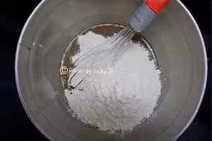 廣式蓮蓉（豆沙）蛋黃月餅（超詳細步驟）