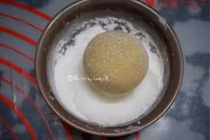 廣式蓮蓉（豆沙）蛋黃月餅（超詳細步驟）