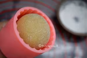 廣式蓮蓉（豆沙）蛋黃月餅（超詳細步驟）