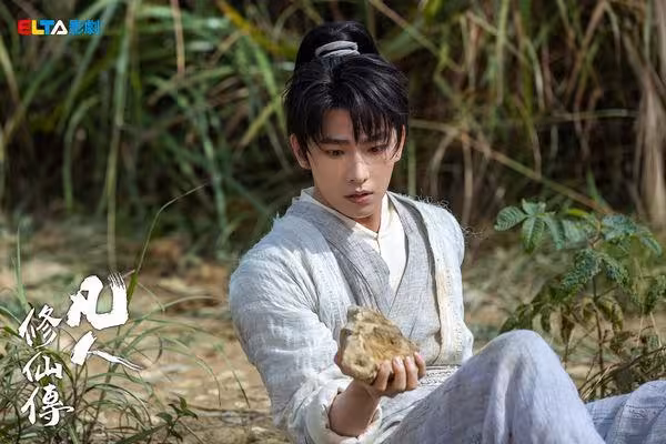古裝男神楊洋回歸!每天跑5萬步 吊威亞空中轉圈討論量破13億
