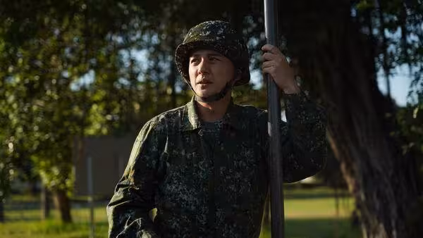 曾子余鏡頭前淚崩「揭家庭傷害」!哭到抽蓄惹心疼 媽媽自責道歉