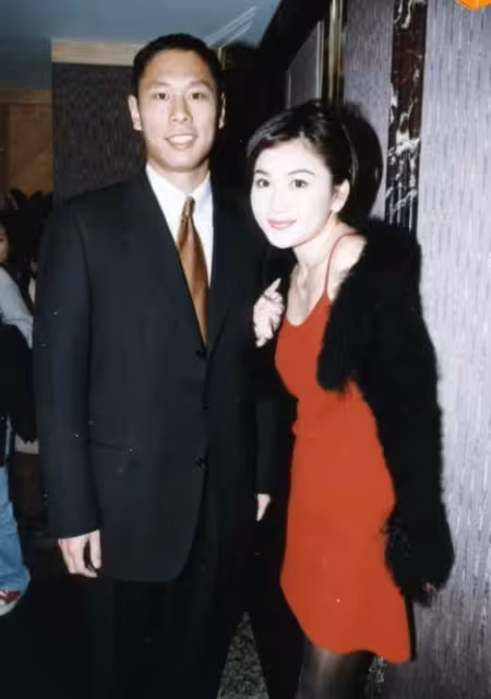 59歲溫碧霞罕見曬結婚舊照慶25周年！甜蜜告白富商老公！自爆曾分開過幾次