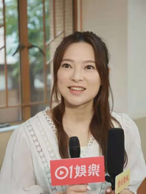 TVB前女星前夫與港姐冠軍傳父女戀!首度回應:無所謂開心就好!
