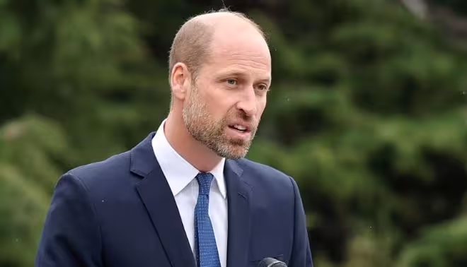 威廉王子罕見舉動,牽手無聲英雄感動全場,畫面讓人淚目!